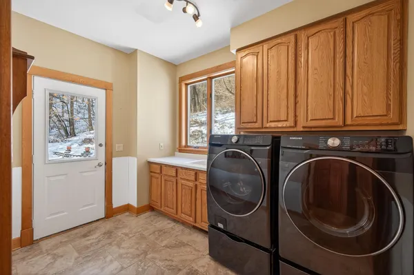 $729,000 | 104 Forest Oak Court, Winona, MN 55987