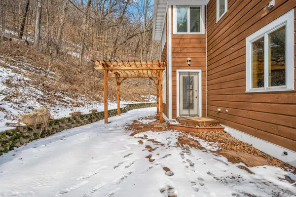 $729,000 | 104 Forest Oak Court, Winona, MN 55987