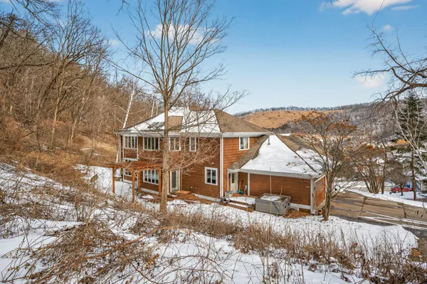 $729,000 | 104 Forest Oak Court, Winona, MN 55987