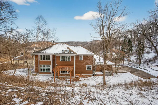 $729,000 | 104 Forest Oak Court, Winona, MN 55987