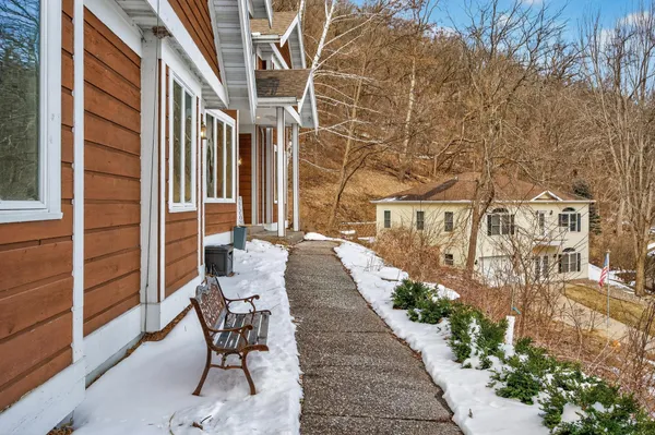 $729,000 | 104 Forest Oak Court, Winona, MN 55987