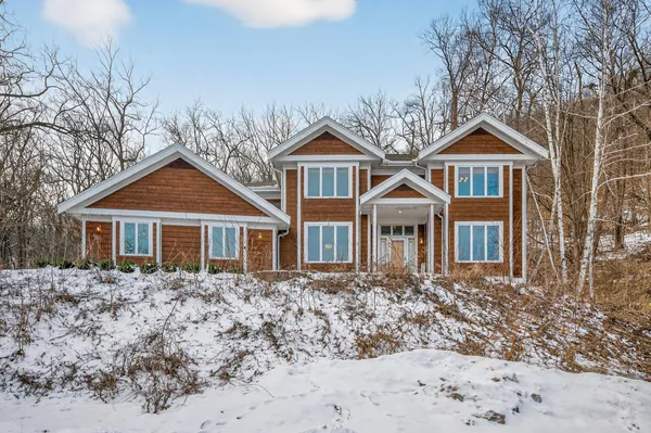 $729,000 | 104 Forest Oak Court, Winona, MN 55987