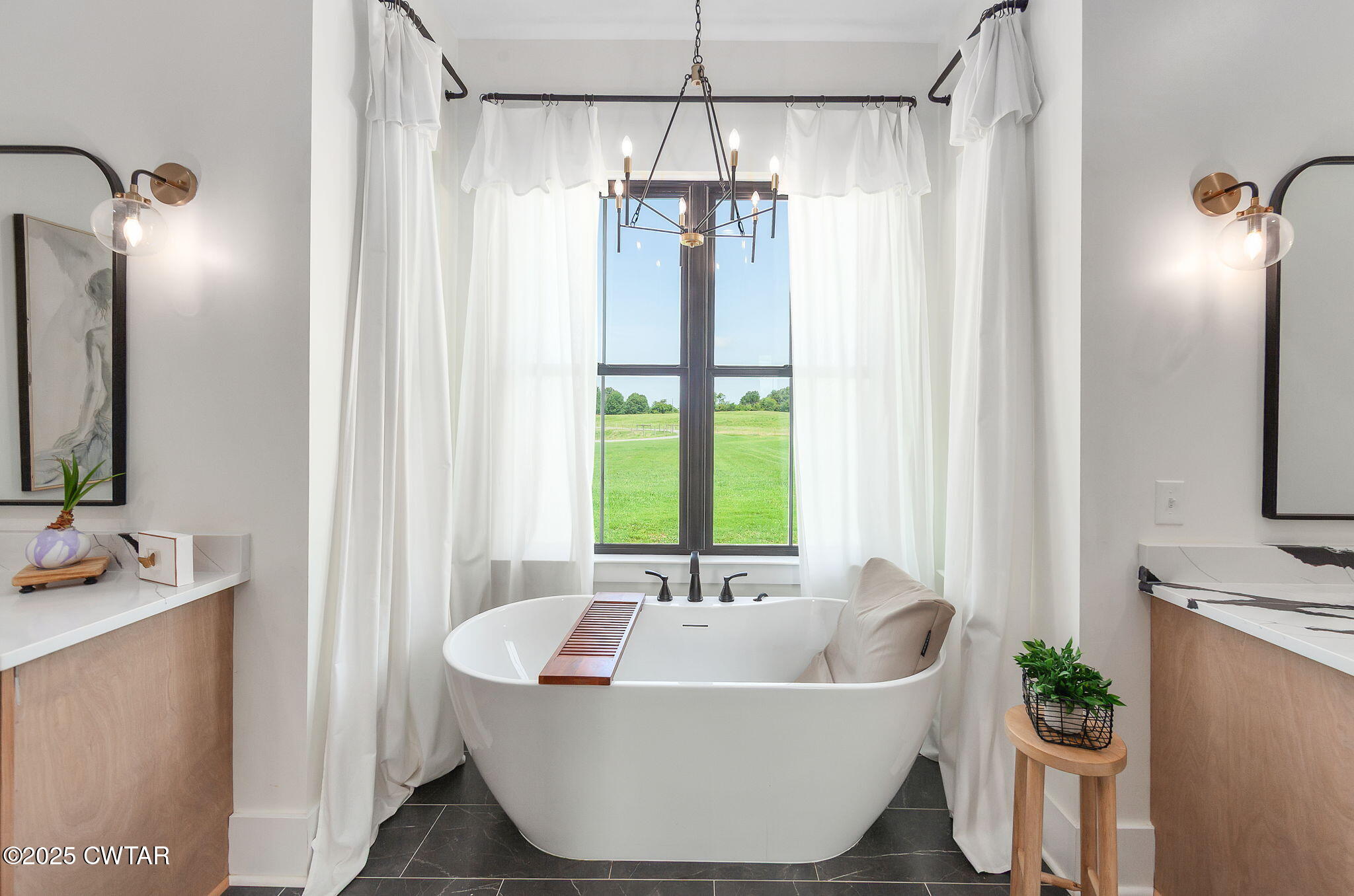 1644 Dr Conyers Road Friendship, TN 38034 - Photo 23 of 43 a spacious bathroom with a bathtub and sink