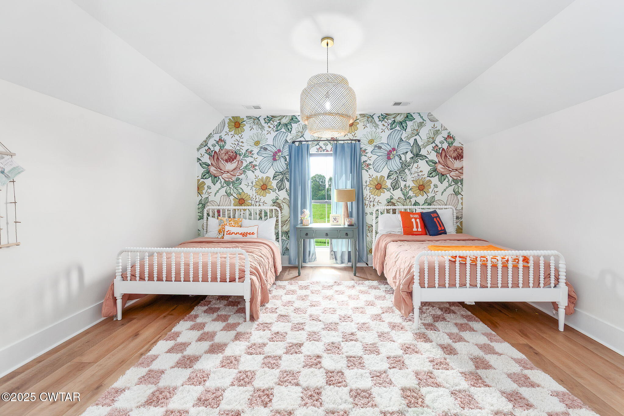 1644 Dr Conyers Road Friendship, TN 38034 - Photo 28 of 43 a bedroom with a bed and a chandelier