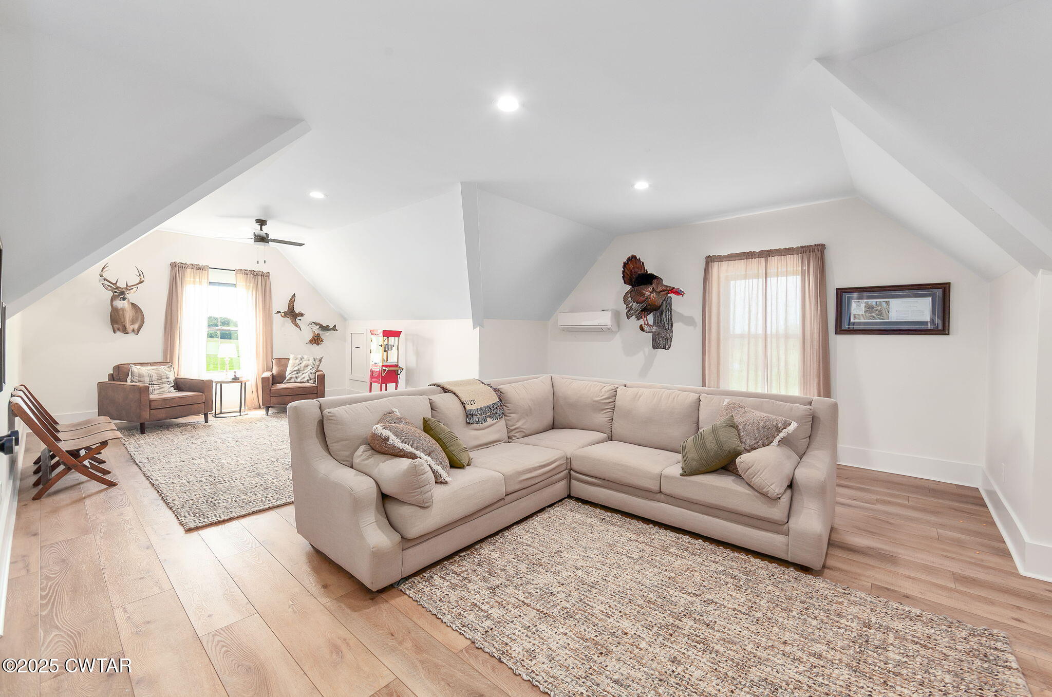 1644 Dr Conyers Road Friendship, TN 38034 - Photo 31 of 43 a living room with furniture and a couch