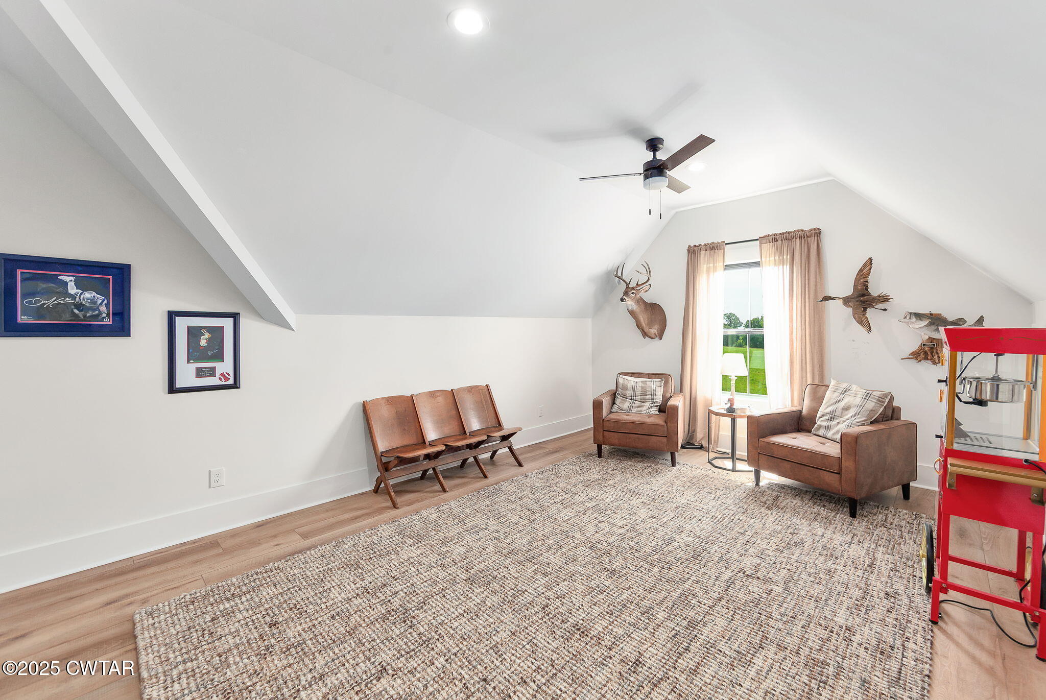 1644 Dr Conyers Road Friendship, TN 38034 - Photo 32 of 43 a living room with furniture and a window