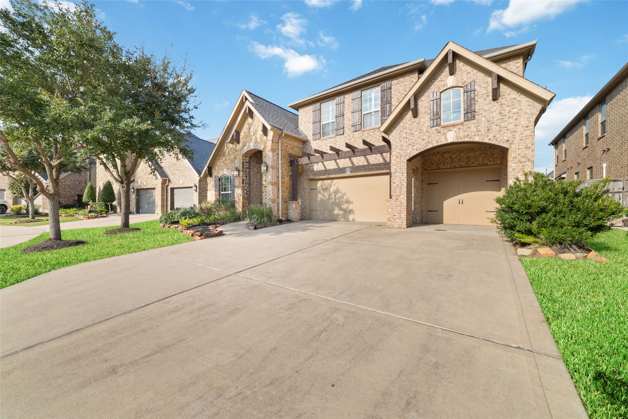 27506 Windcrest Key Lane Fulshear, TX 77441 - Photo 2 of 36