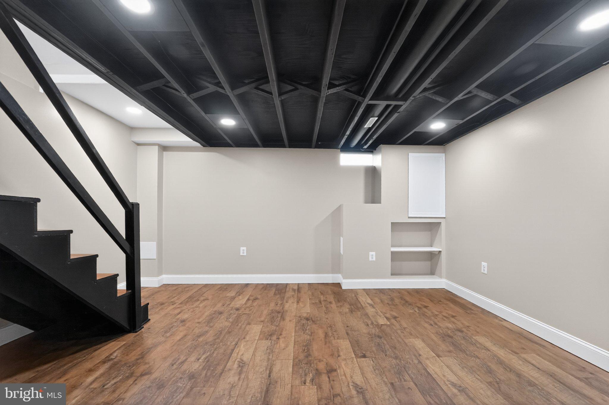 643 South Wickham Road Baltimore, MD 21229 - Photo 15 of 32 Versatile space with modern finishes.