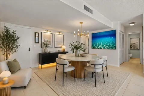 $149,900 | 2400 Presidential Way, Unit 1005, West Palm Beach, FL 33401
