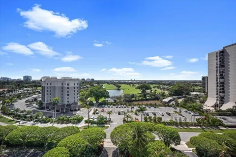 $167,555 | 2400 Presidential Way, Unit 1005, West Palm Beach, FL 33401