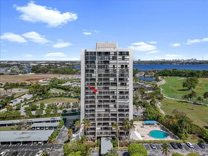 $167,555 | 2400 Presidential Way, Unit 1005, West Palm Beach, FL 33401