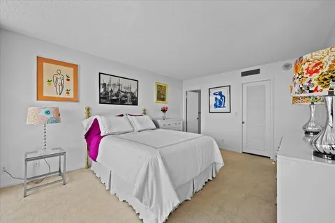 $149,900 | 2400 Presidential Way, Unit 1005, West Palm Beach, FL 33401