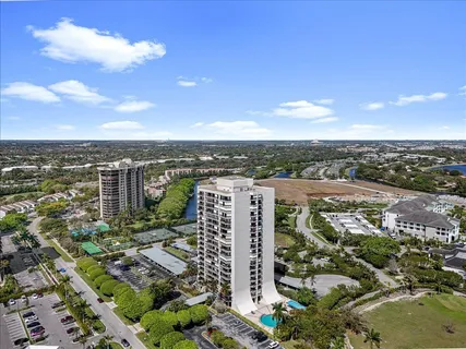 $167,555 | 2400 Presidential Way, Unit 1005, West Palm Beach, FL 33401