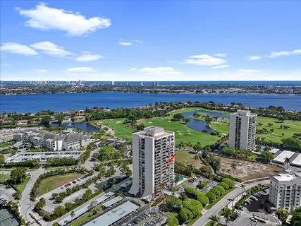 $167,555 | 2400 Presidential Way, Unit 1005, West Palm Beach, FL 33401