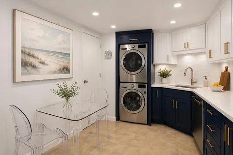 $149,900 | 2400 Presidential Way, Unit 1005, West Palm Beach, FL 33401