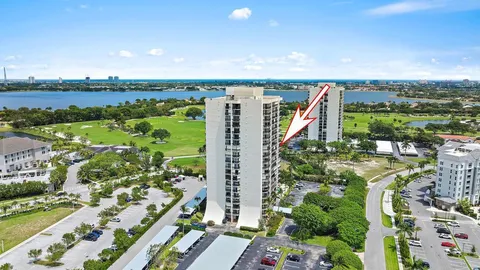 $149,900 | 2400 Presidential Way, Unit 1005, West Palm Beach, FL 33401