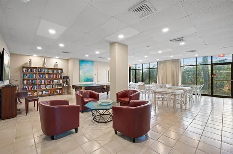 $167,555 | 2400 Presidential Way, Unit 1005, West Palm Beach, FL 33401