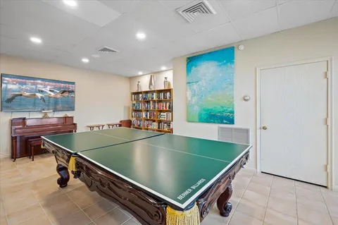 $167,555 | 2400 Presidential Way, Unit 1005, West Palm Beach, FL 33401