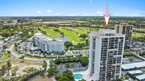 $149,900 | 2400 Presidential Way, Unit 1005, West Palm Beach, FL 33401