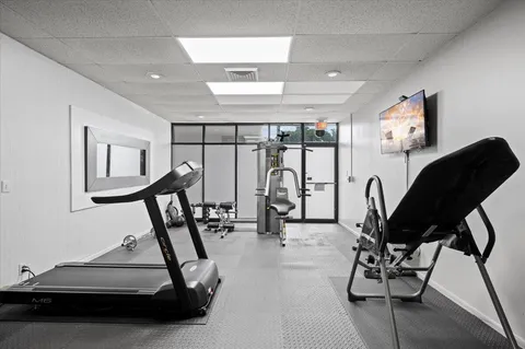 $167,555 | 2400 Presidential Way, Unit 1005, West Palm Beach, FL 33401