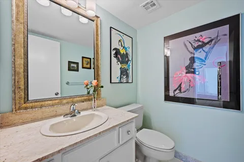 $167,555 | 2400 Presidential Way, Unit 1005, West Palm Beach, FL 33401