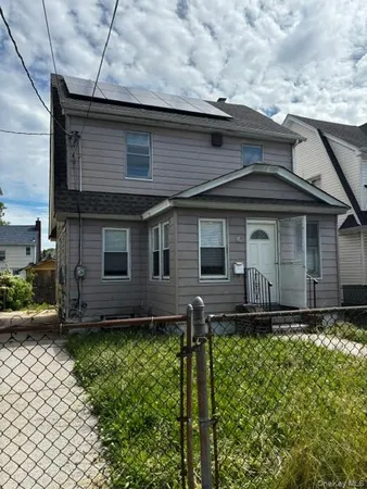 $700,000 | 191-40 112th Road | Hollis