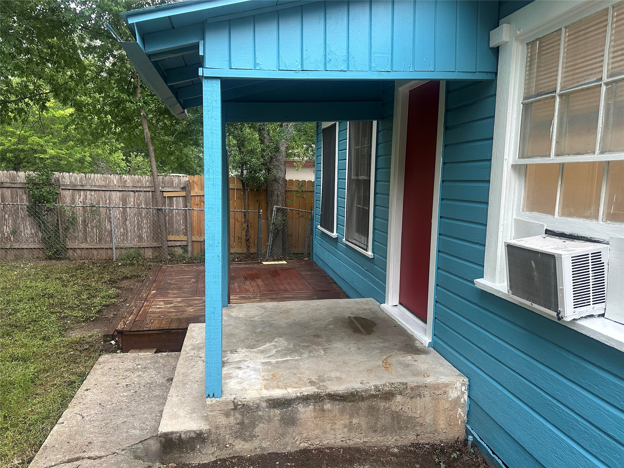504 West St Johns Avenue, Unit A Austin, TX 78752 - Photo 14 of 17 a view of a house with a porch