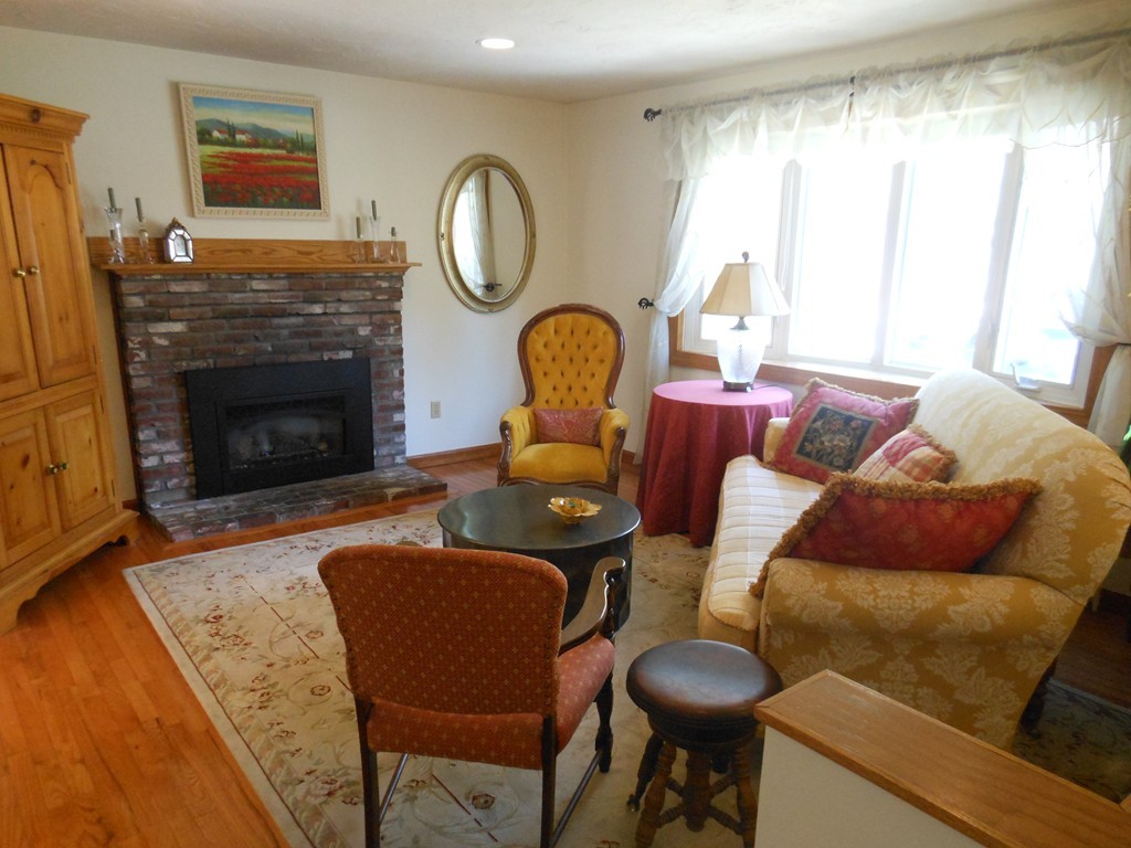 60 Dunster Road Holliston, MA 01746 - Photo 8 of 28 Gallery Image 8