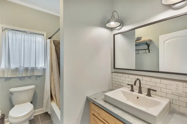 $549,900 | 125 Chauga Shoals Drive, Westminster, SC 29693