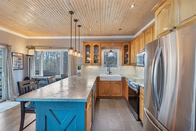 $549,900 | 125 Chauga Shoals Drive, Westminster, SC 29693