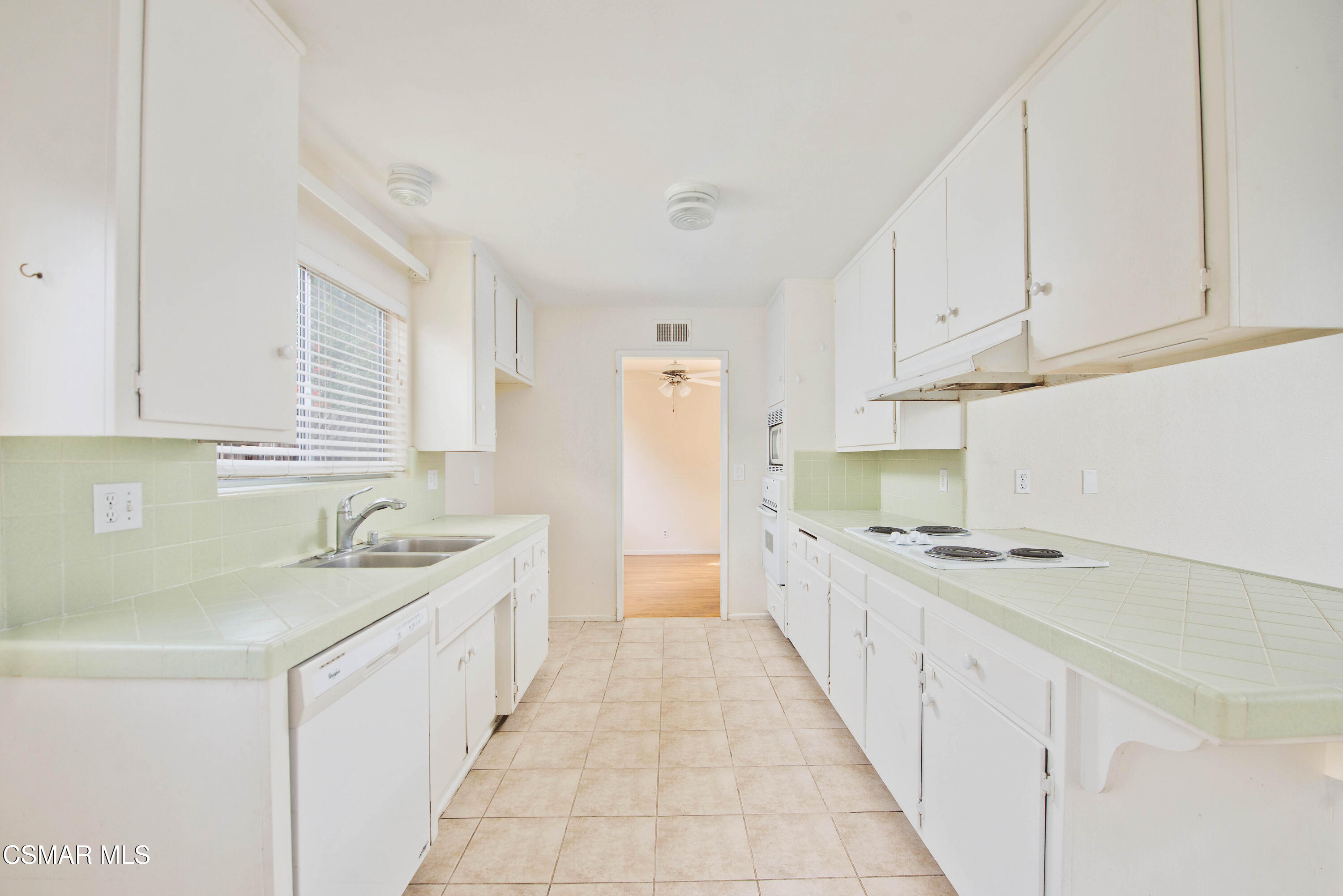 1944 Hayden Street Camarillo, CA 93010 - Photo 7 of 28 DSC_8776