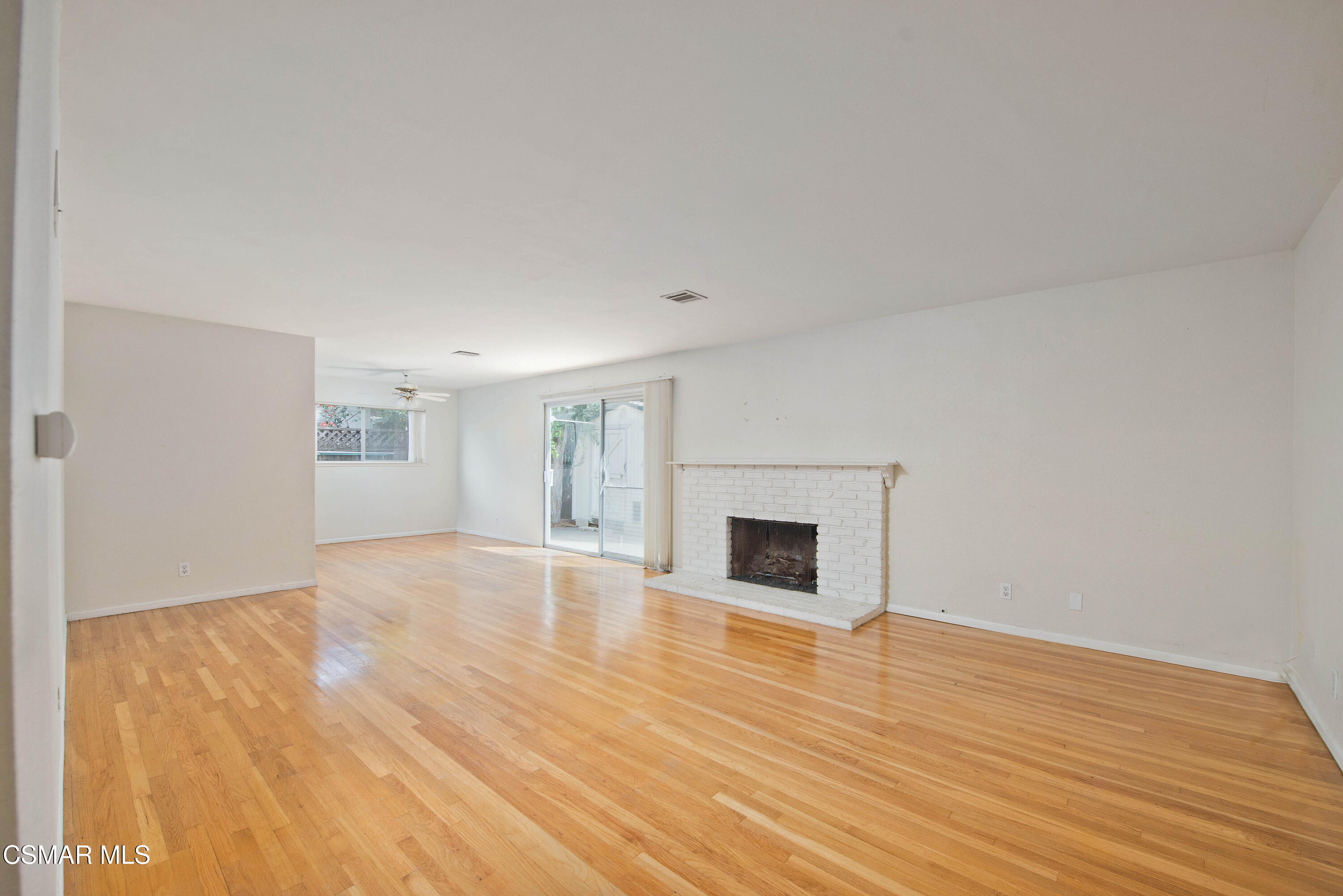 1944 Hayden Street Camarillo, CA 93010 - Photo 10 of 28 DSC_8818