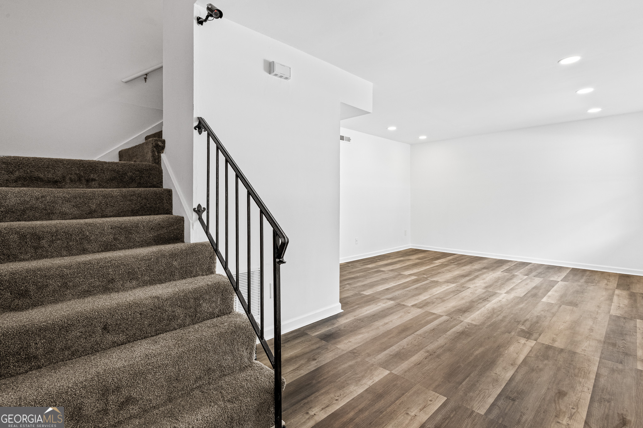 4701 Flat Shoals Road, Unit 47A Union City, GA 30291 - Photo 8 of 29 a view of entryway