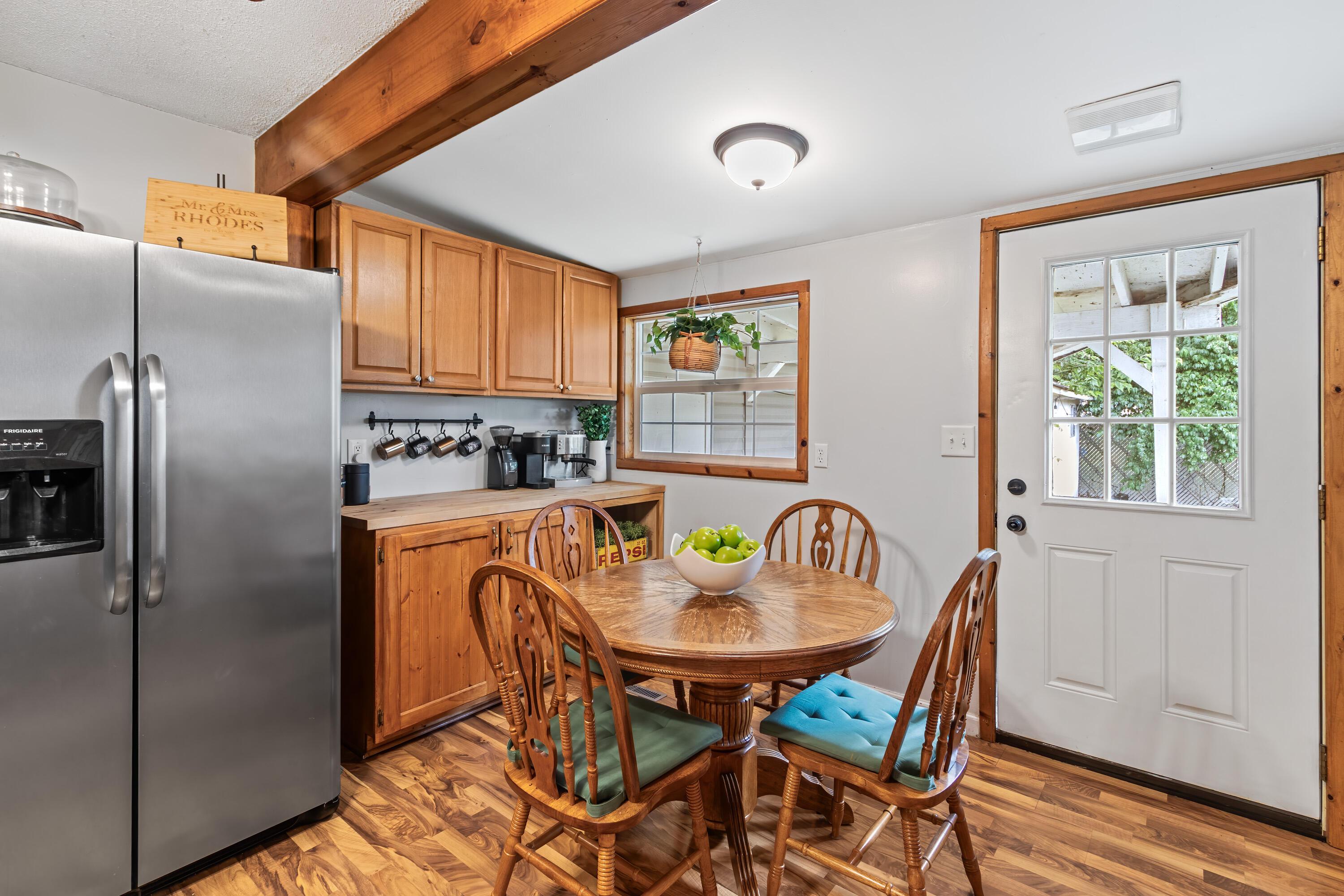 171 South Ashburton Road Columbus, OH 43213 - Photo 10 of 29 171 South Ashburton Road-15.jpg-FULL