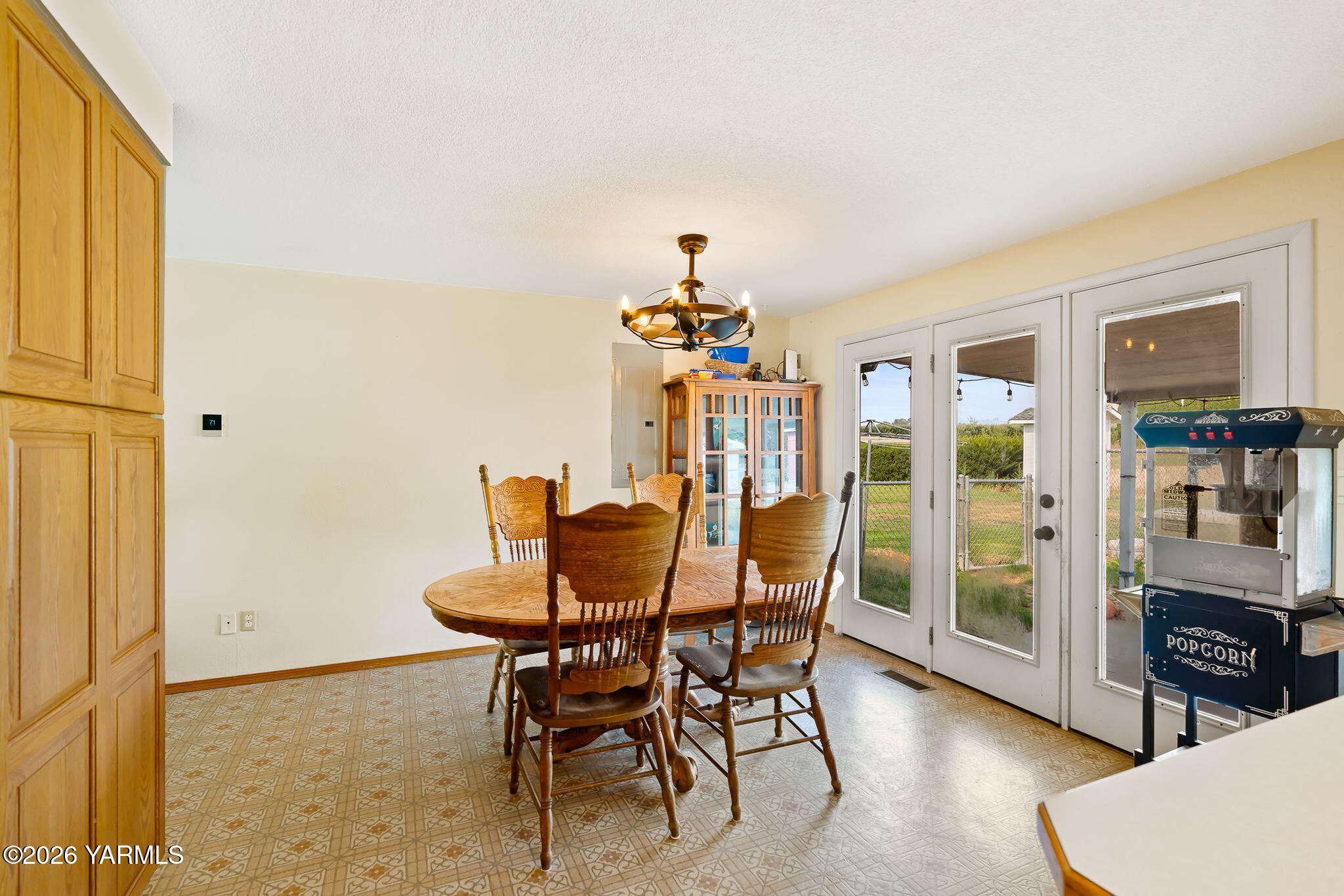 1709 Beaudry Road Yakima, WA 98901 - Photo 8 of 29 Dining Room