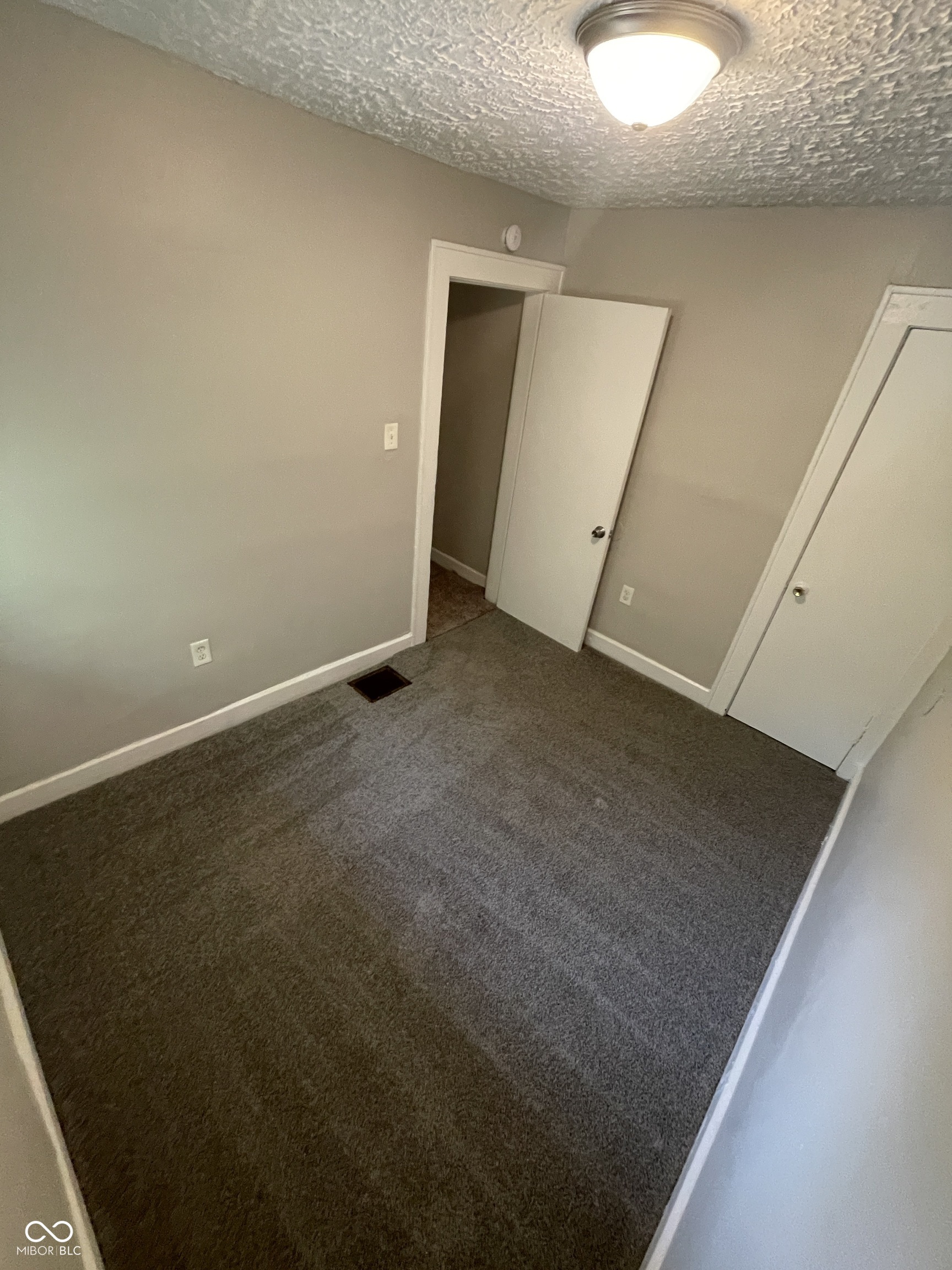 4212 East Washington Street Indianapolis, IN 46201 - Photo 17 of 19