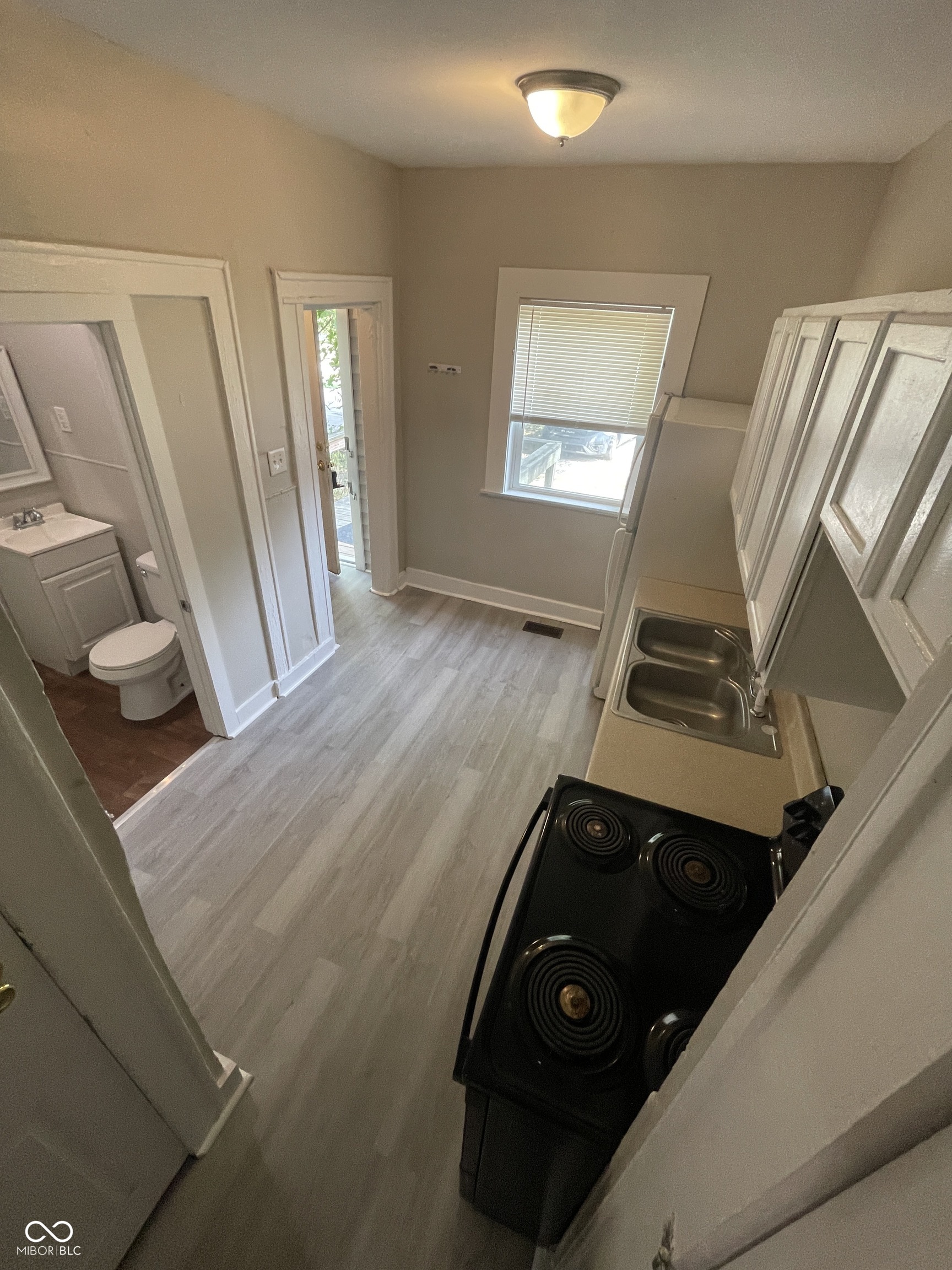 4212 East Washington Street Indianapolis, IN 46201 - Photo 9 of 19