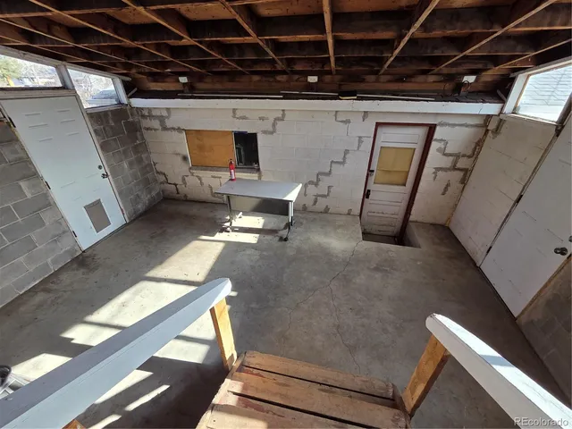 $2,100 | 958 Lowell Boulevard, Denver, CO 80204