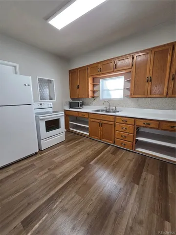 $2,100 | 958 Lowell Boulevard, Denver, CO 80204