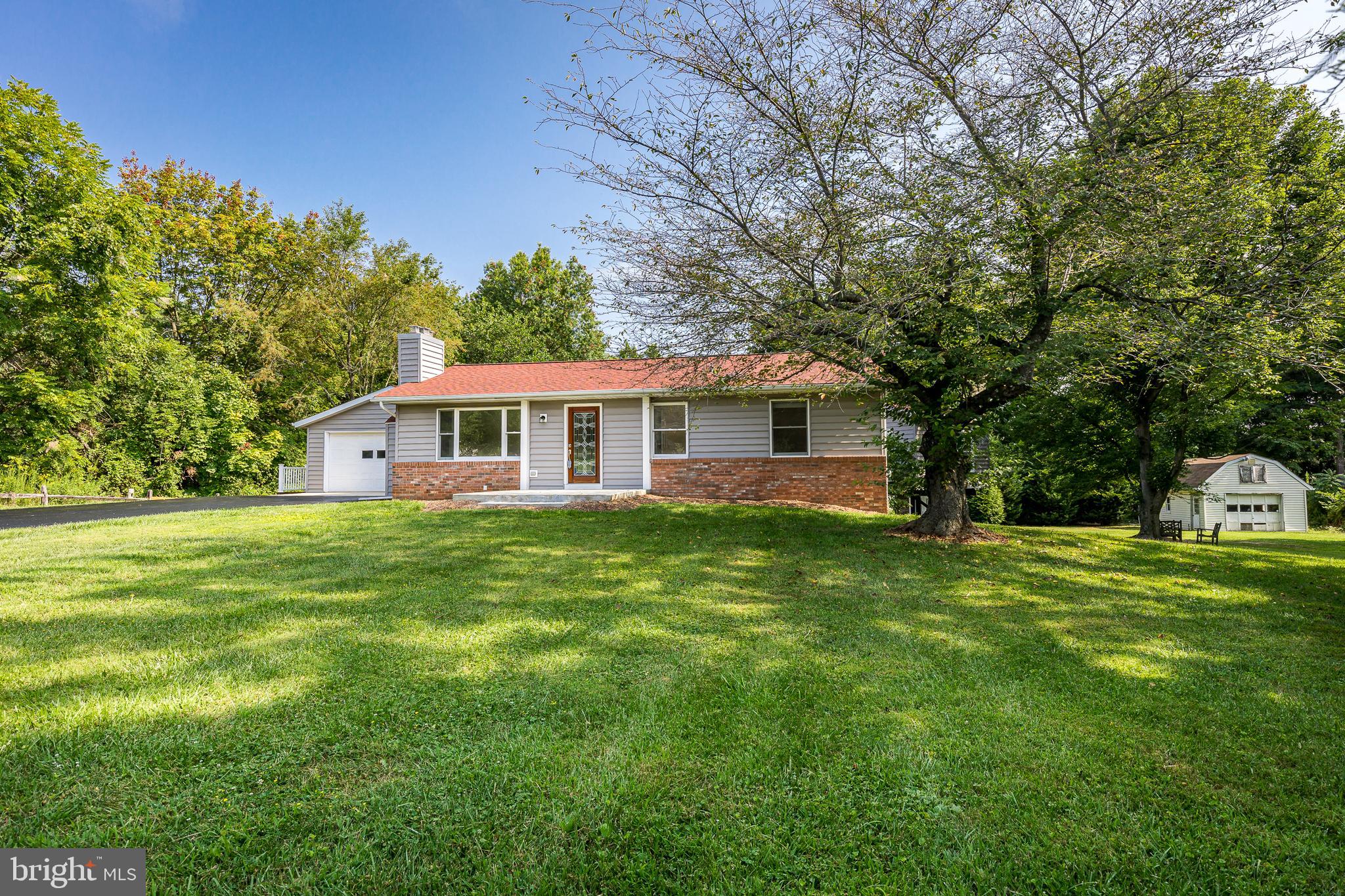 16968 Moss Meadow Way Mount Airy, MD 21771 - Photo 4 of 93 Gallery Image 4