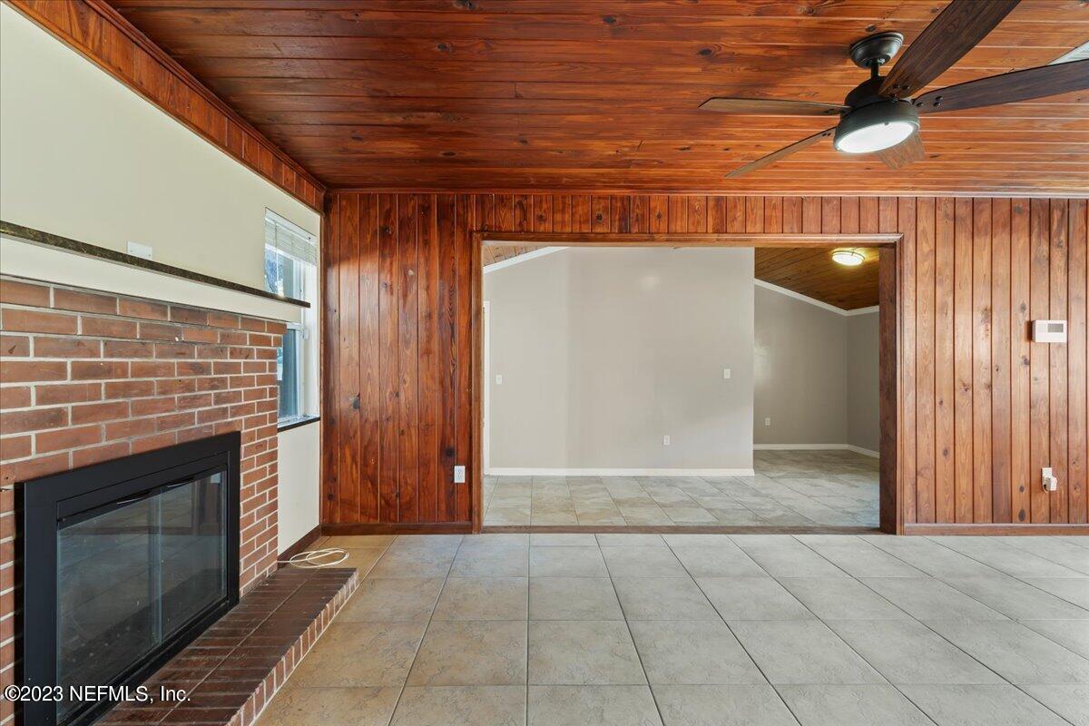 182 Cargo Way Keystone Heights, FL 32656 - Photo 5 of 46 33-FY3A2055