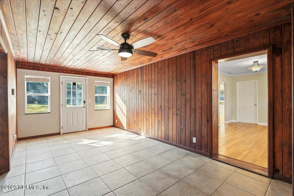 182 Cargo Way Keystone Heights, FL 32656 - Photo 6 of 46 35-FY3A2061