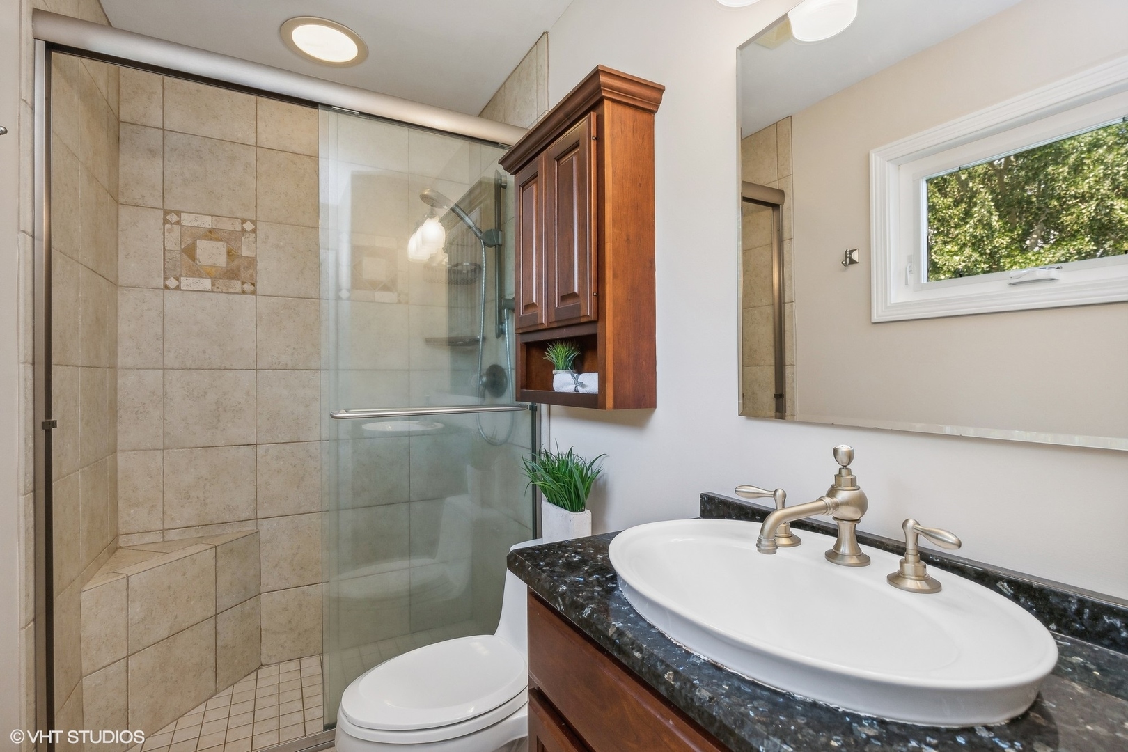 2186 High Point Drive Lindenhurst, IL 60046 - Photo 14 of 34 Gallery Image 14
