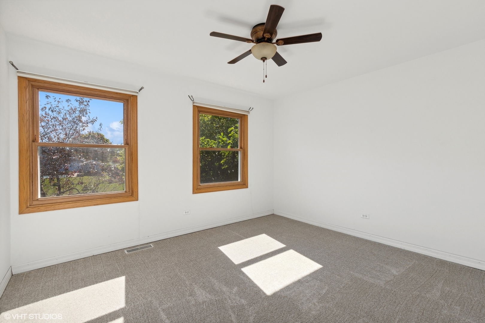2186 High Point Drive Lindenhurst, IL 60046 - Photo 19 of 34 Gallery Image 19