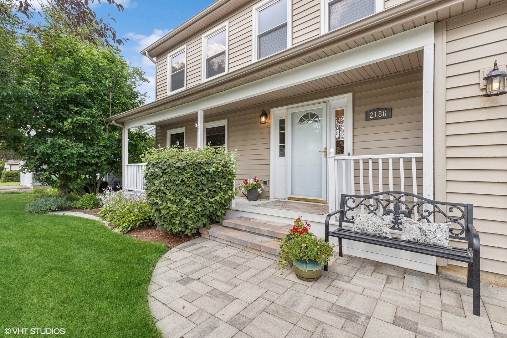 2186 High Point Drive Lindenhurst, IL 60046 - Photo 2 of 34 Gallery Image 2