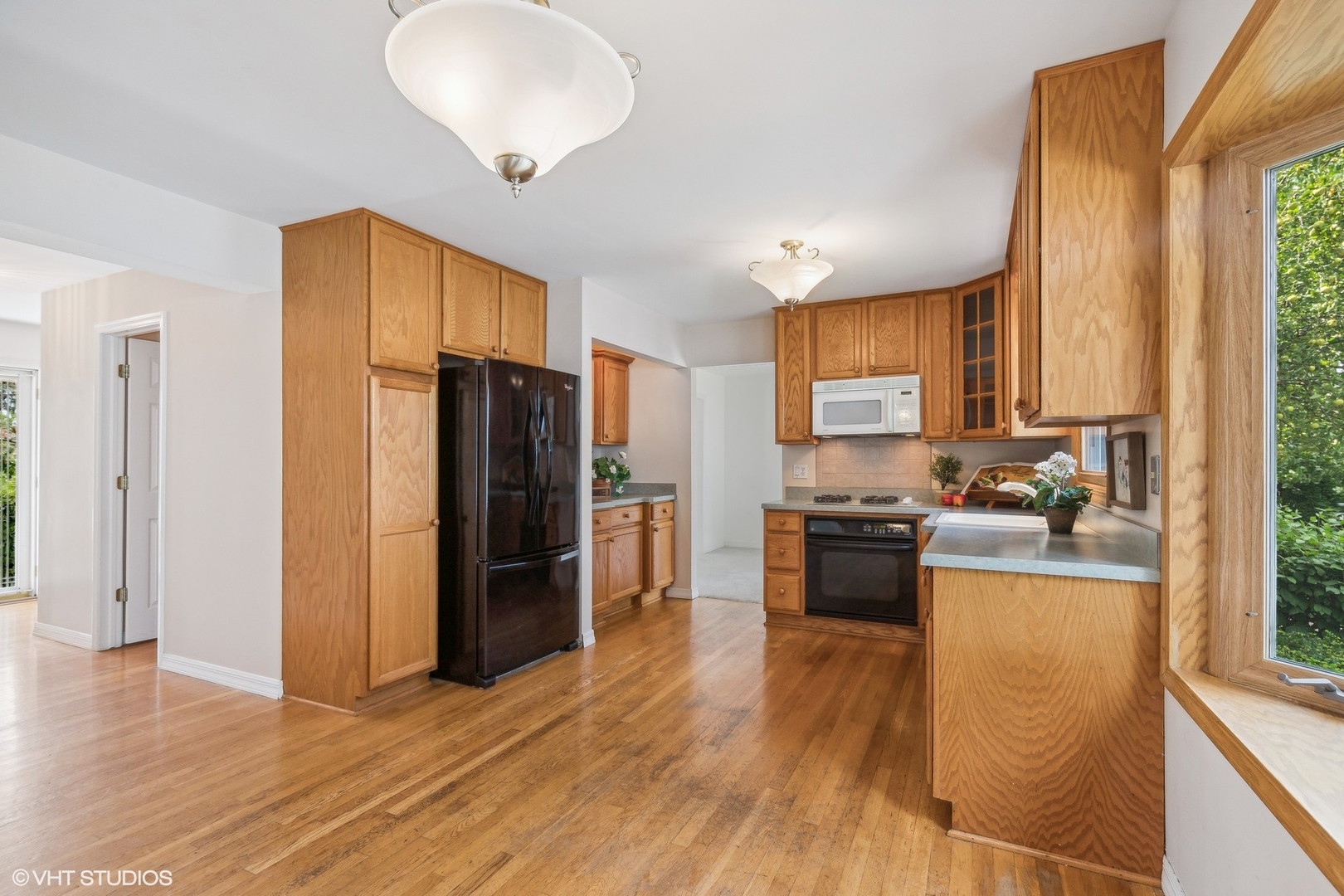 2186 High Point Drive Lindenhurst, IL 60046 - Photo 8 of 34 Gallery Image 8
