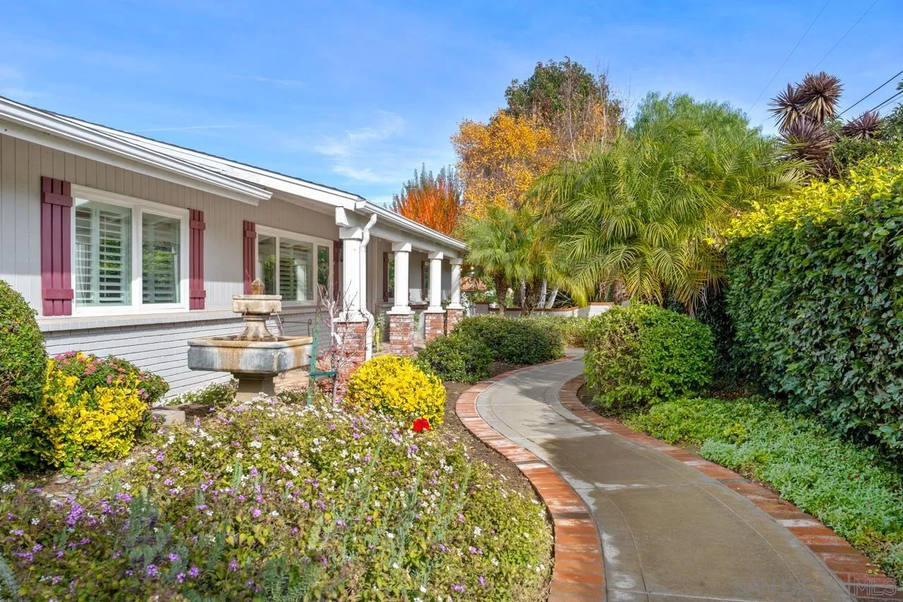 1346 El Nido Drive Fallbrook, CA 92028 - Photo 4 of 75 front view of a house with a small yard