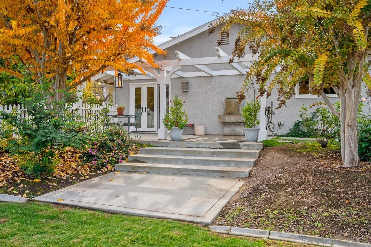 1346 El Nido Drive Fallbrook, CA 92028 - Photo 45 of 75 a front view of a house with a garden