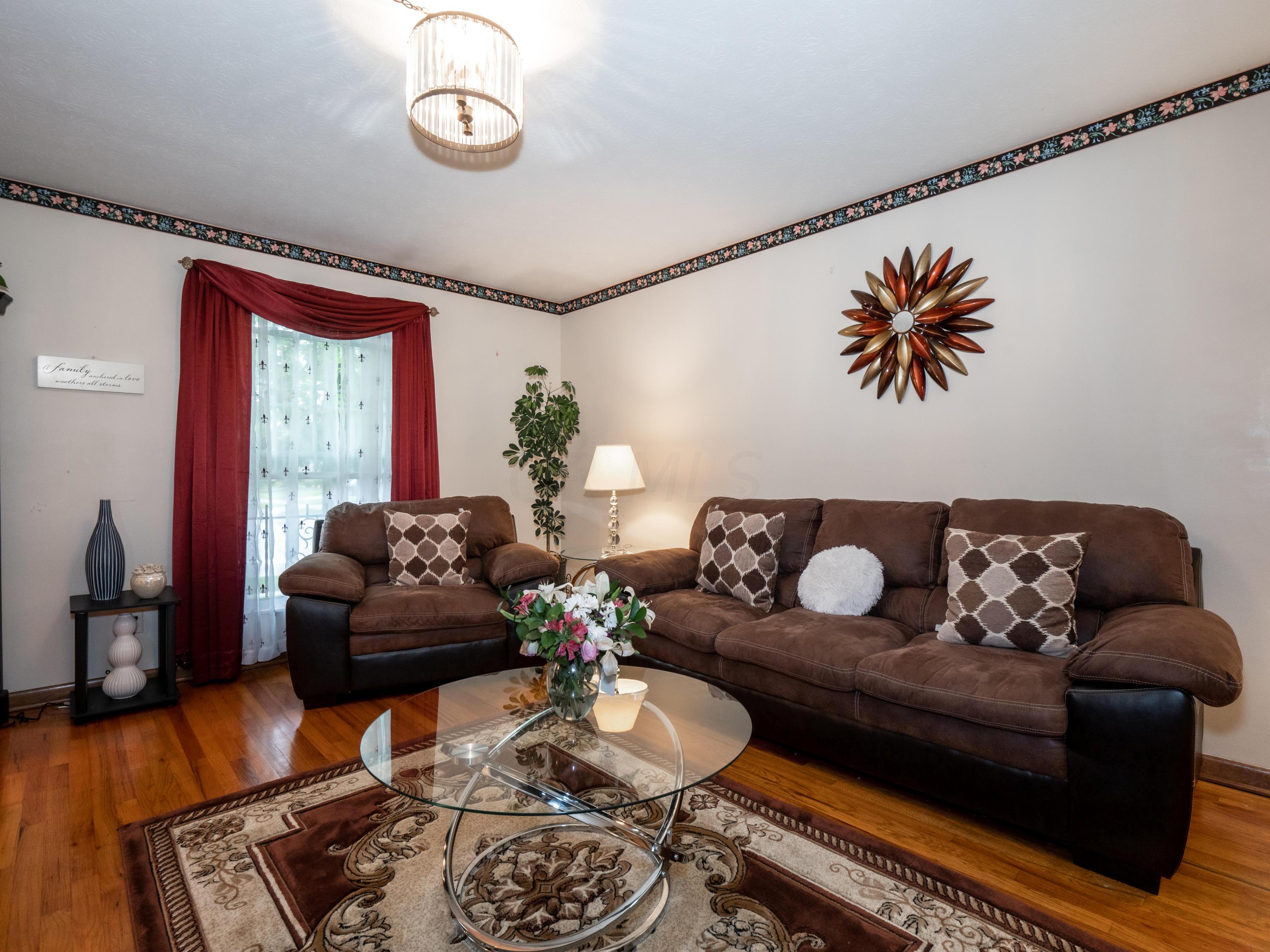 1643 Norma Road Columbus, OH 43229 - Photo 5 of 43 Gallery Image 5