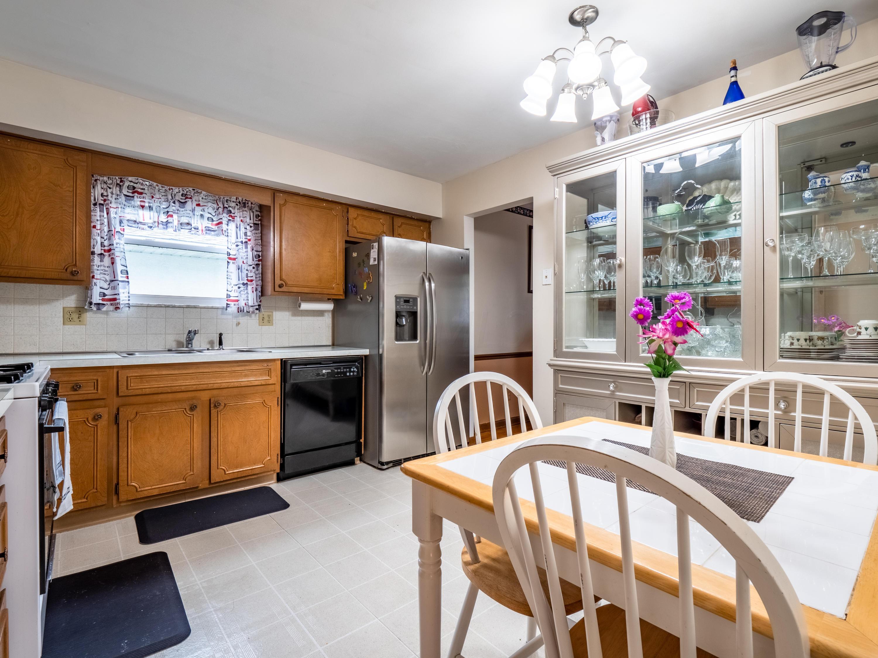 1643 Norma Road Columbus, OH 43229 - Photo 8 of 43 Gallery Image 8